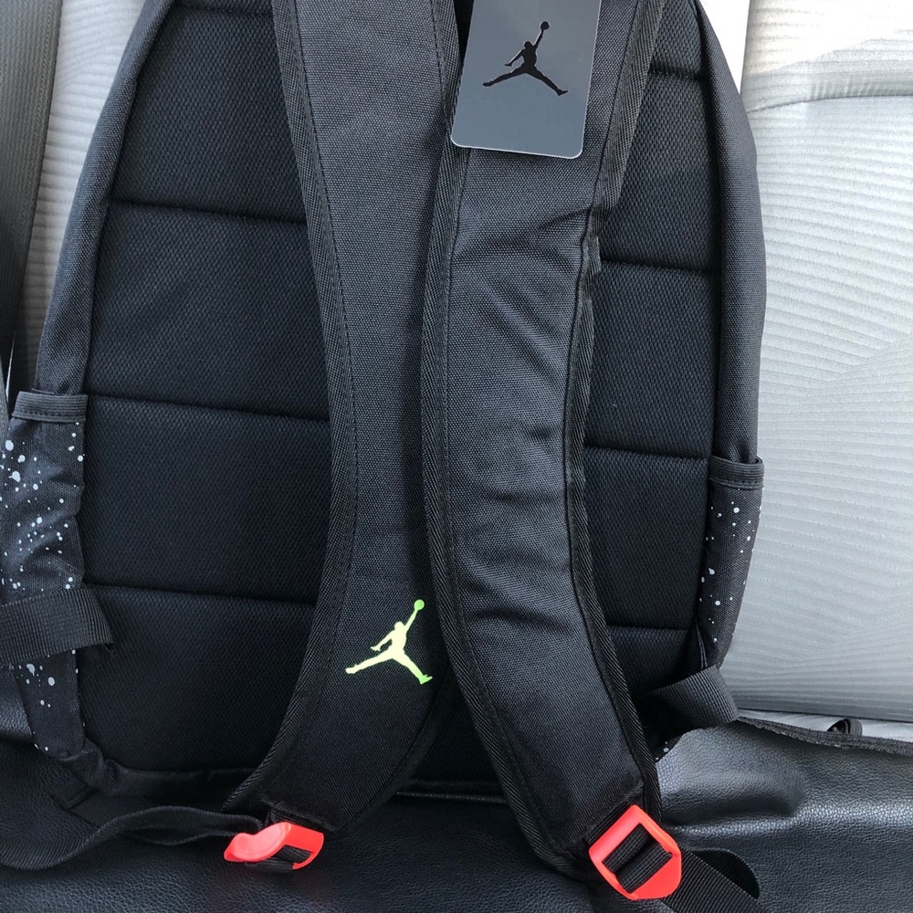 Nike Air Jordan Jumpman Classics Daypack Backpack - Picture 2 of 5